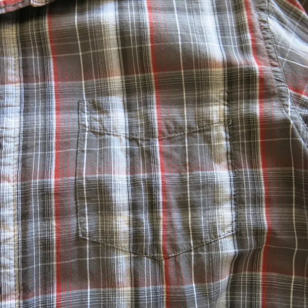 WRANGLER JEANS CO Button Down Plaid Shirt Size M Men Long Sleeve Gray Red Multi